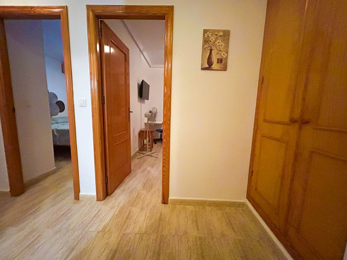 2 Bed Middle Floor Apartment in Mil Palmeras