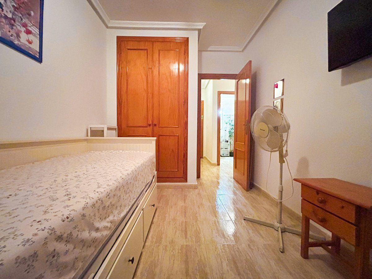 2 Bed Middle Floor Apartment in Mil Palmeras