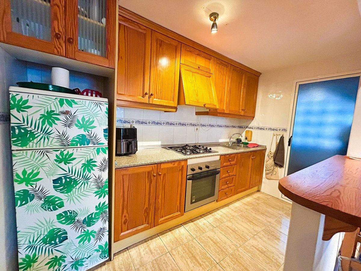 2 Bed Middle Floor Apartment in Mil Palmeras
