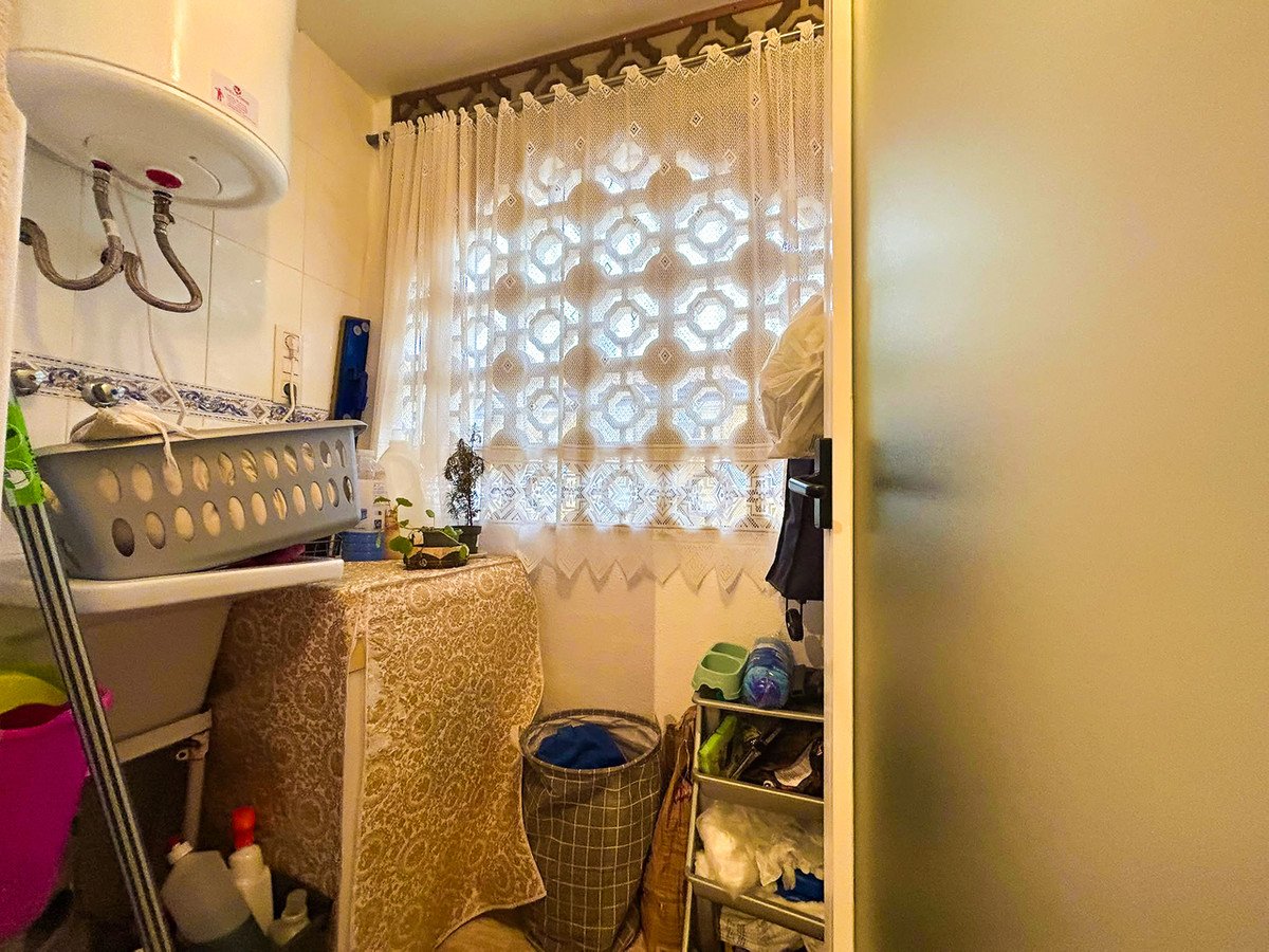 2 Bed Middle Floor Apartment in Mil Palmeras