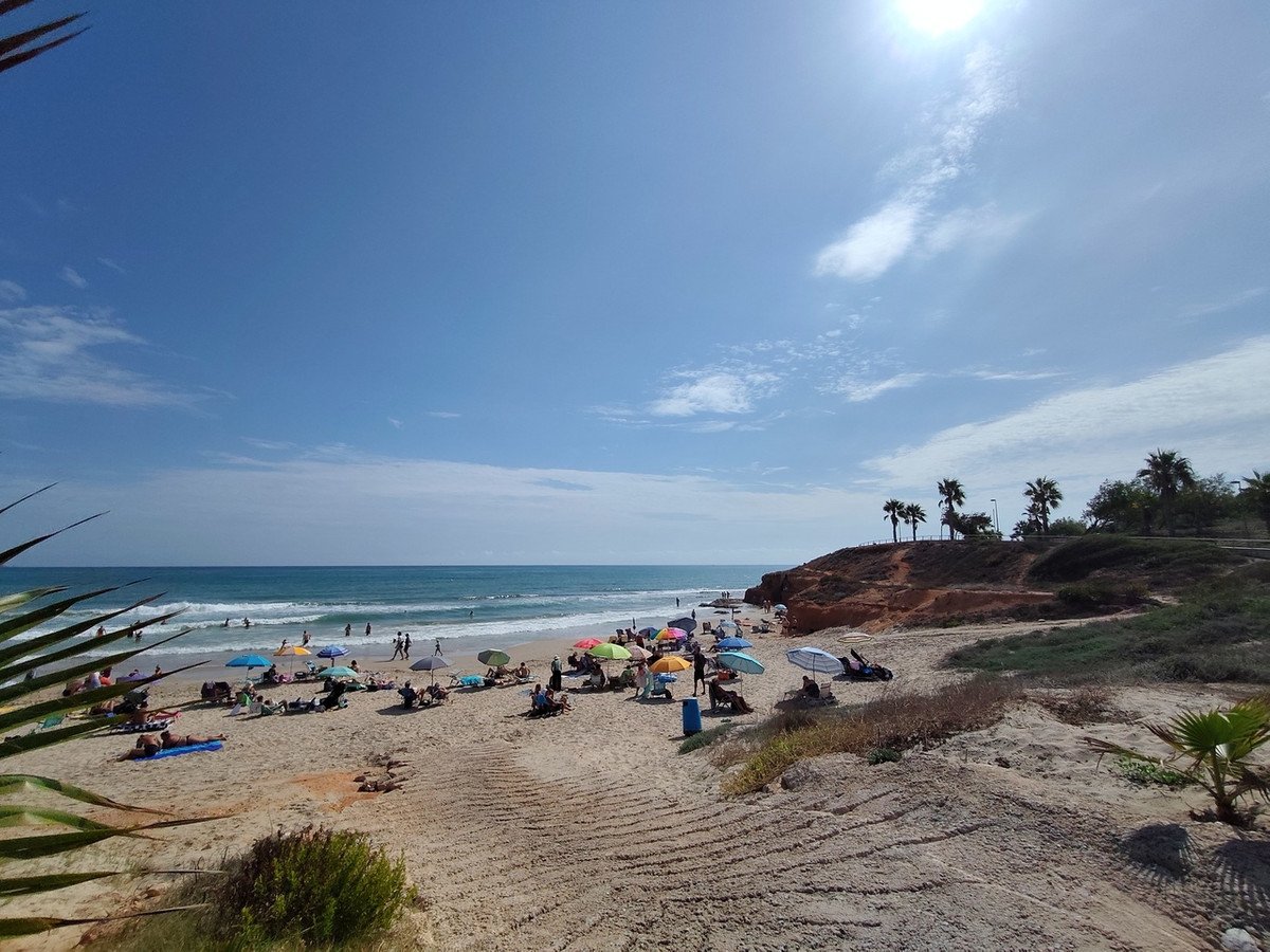 2 Bed Middle Floor Apartment in Mil Palmeras