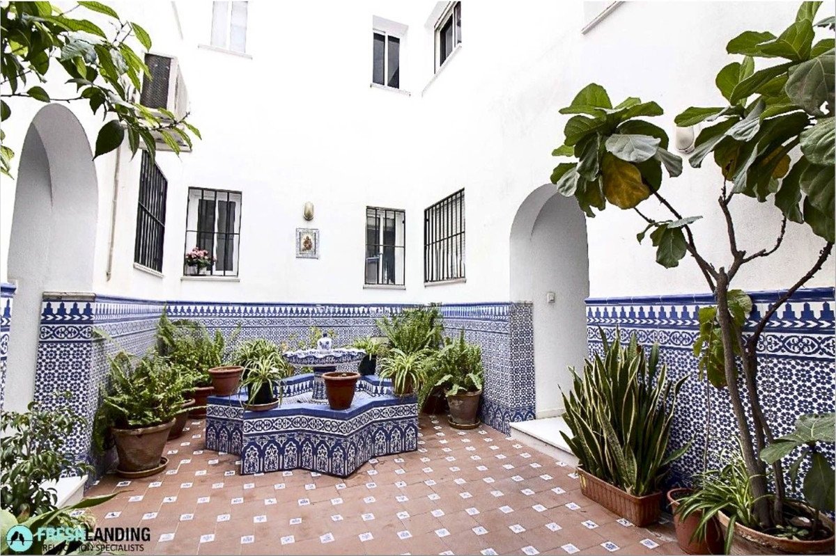 1 Bed Middle Floor Apartment in Málaga Centro