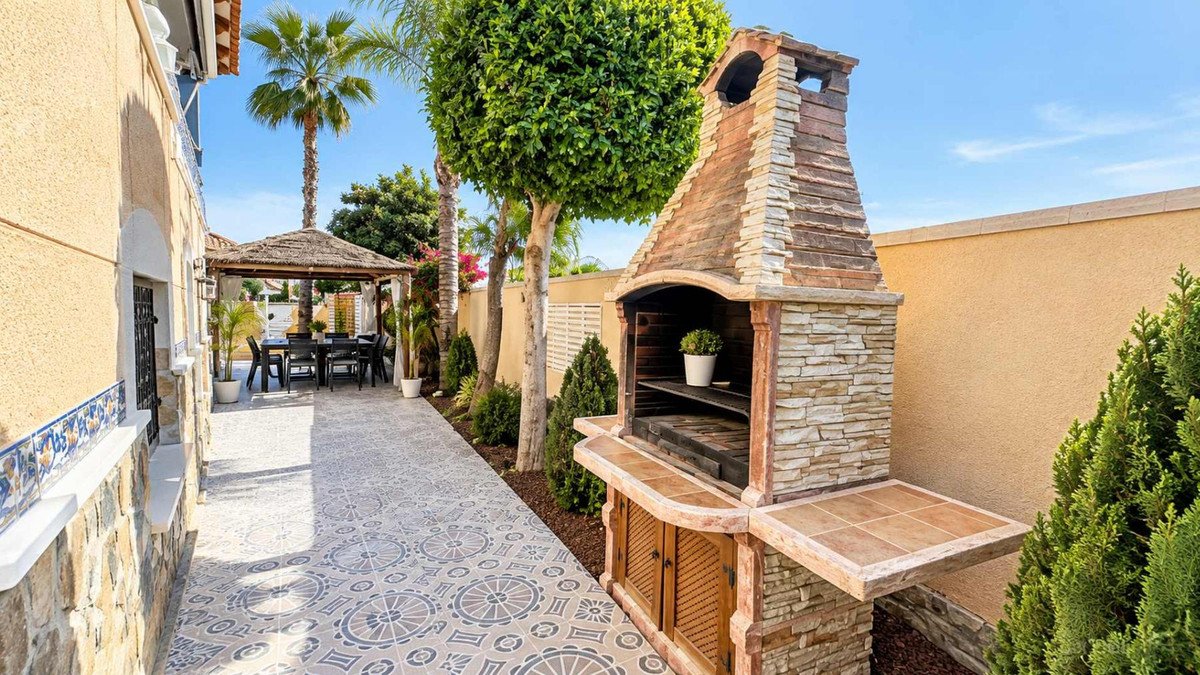 4 Bed Townhouse in Benferri