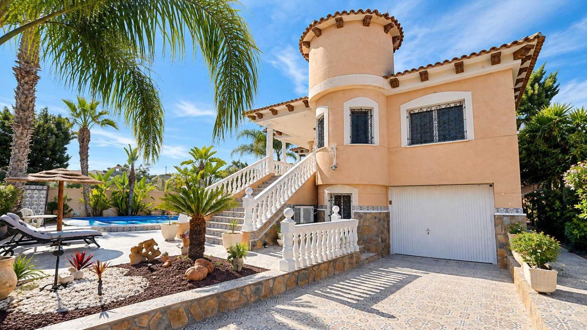 4 Bed Townhouse in Benferri