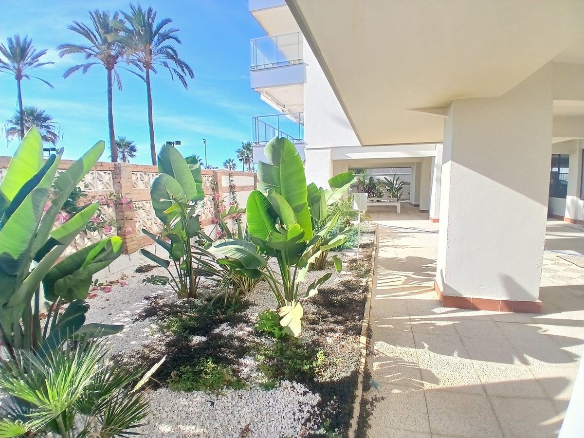2 Bed Middle Floor Apartment in Fuengirola