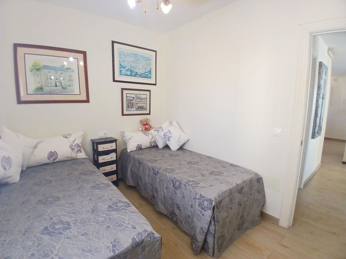 2 Bed Middle Floor Apartment in Fuengirola