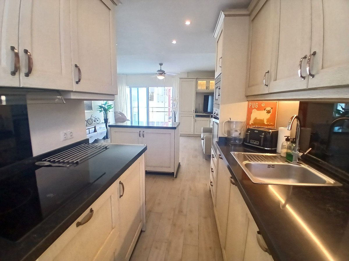 2 Bed Middle Floor Apartment in Fuengirola