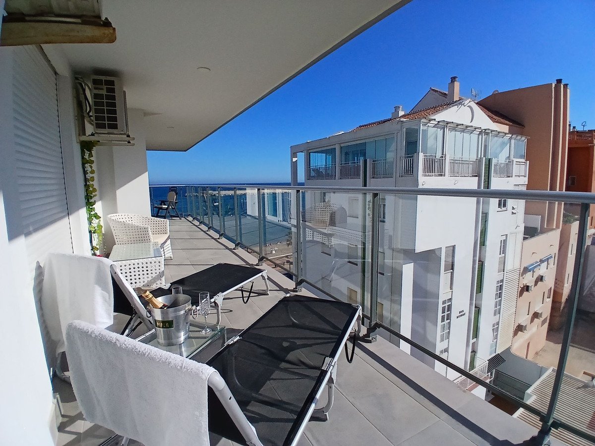 2 Bed Middle Floor Apartment in Fuengirola