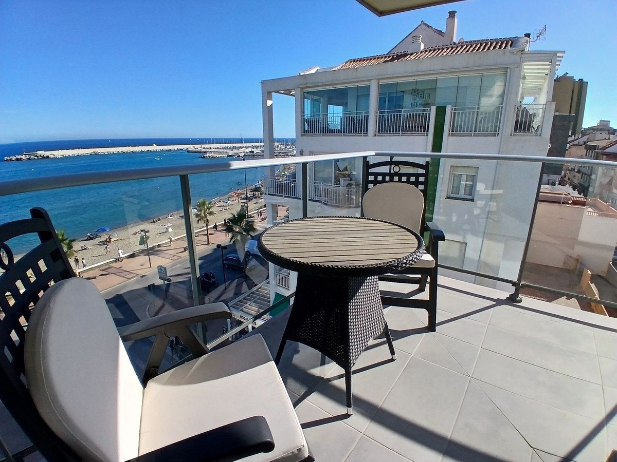2 Bed Middle Floor Apartment in Fuengirola