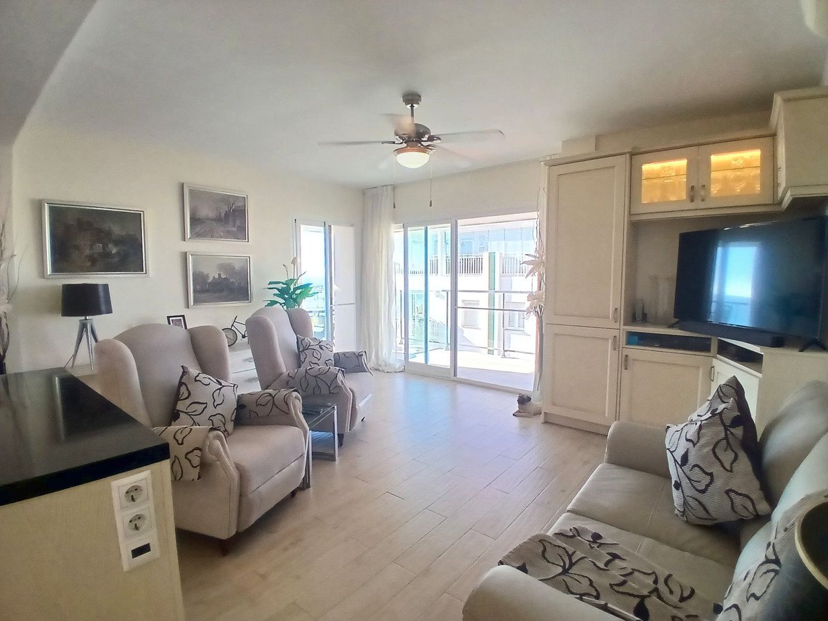2 Bed Middle Floor Apartment in Fuengirola