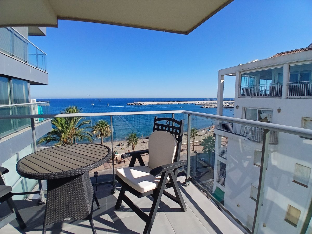 2 Bed Middle Floor Apartment in Fuengirola