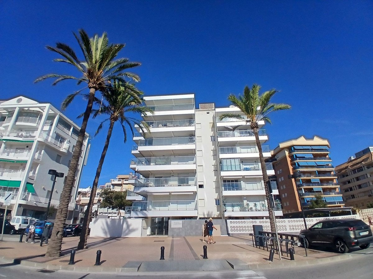 2 Bed Middle Floor Apartment in Fuengirola