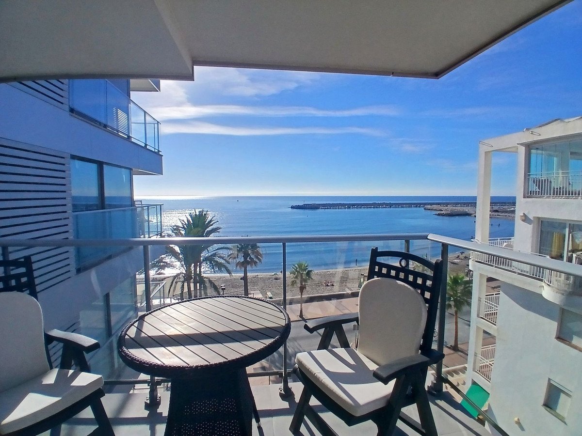 2 Bed Middle Floor Apartment in Fuengirola