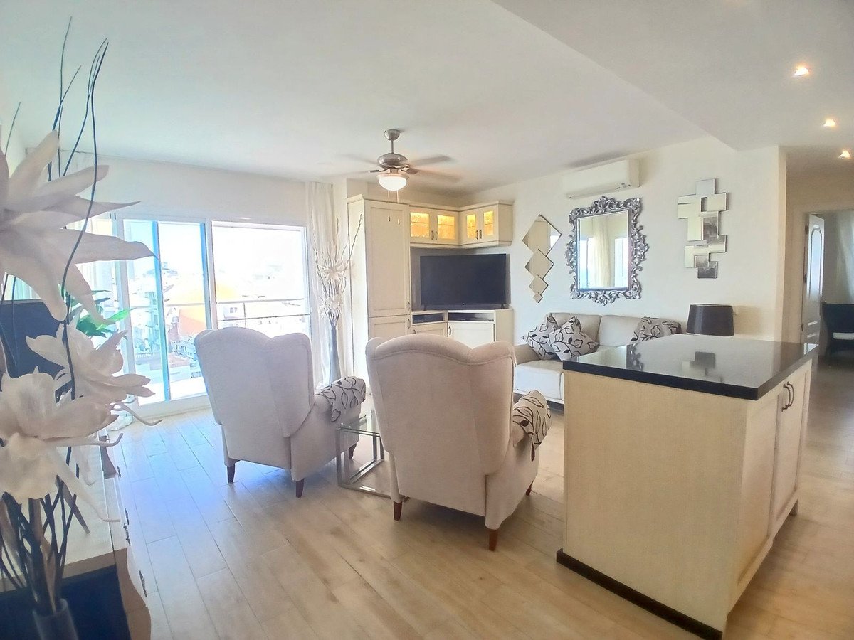 2 Bed Middle Floor Apartment in Fuengirola