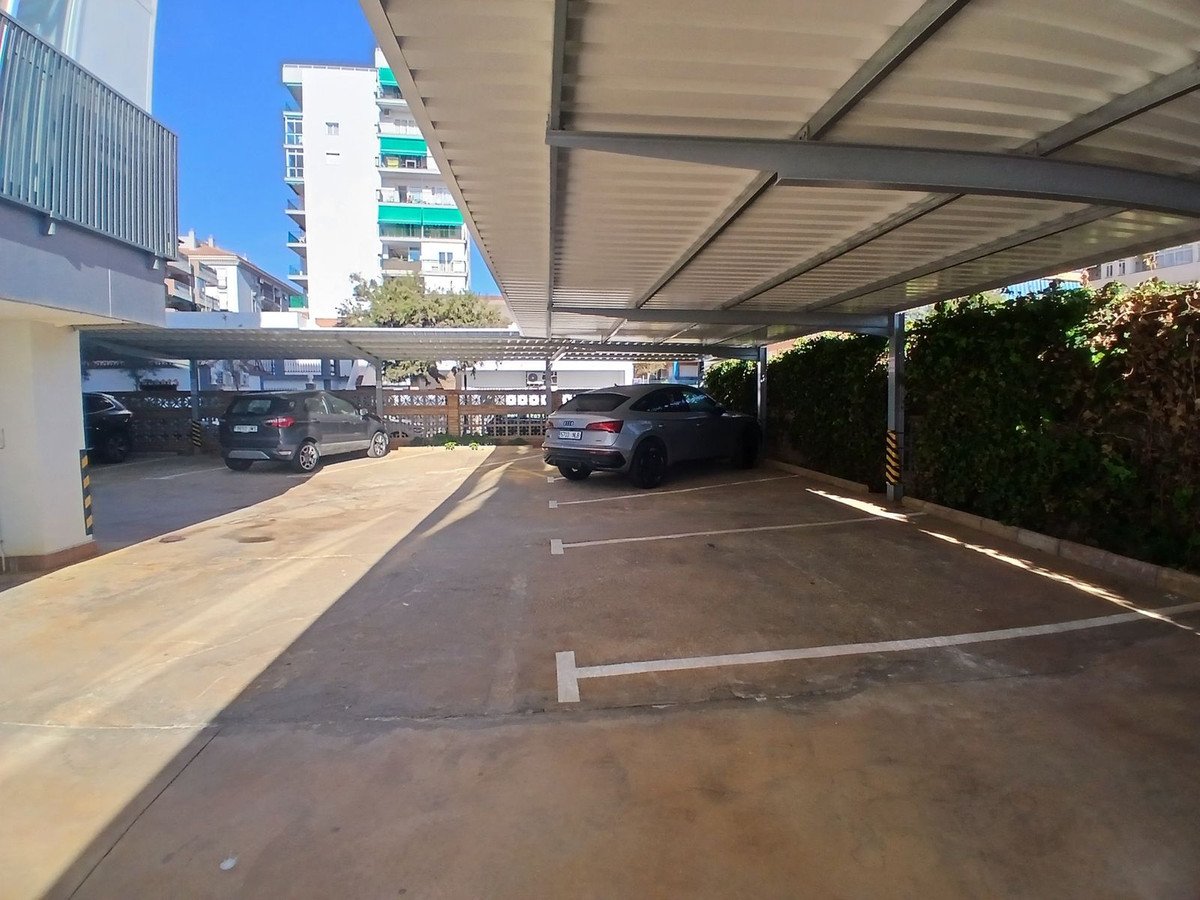 2 Bed Middle Floor Apartment in Fuengirola