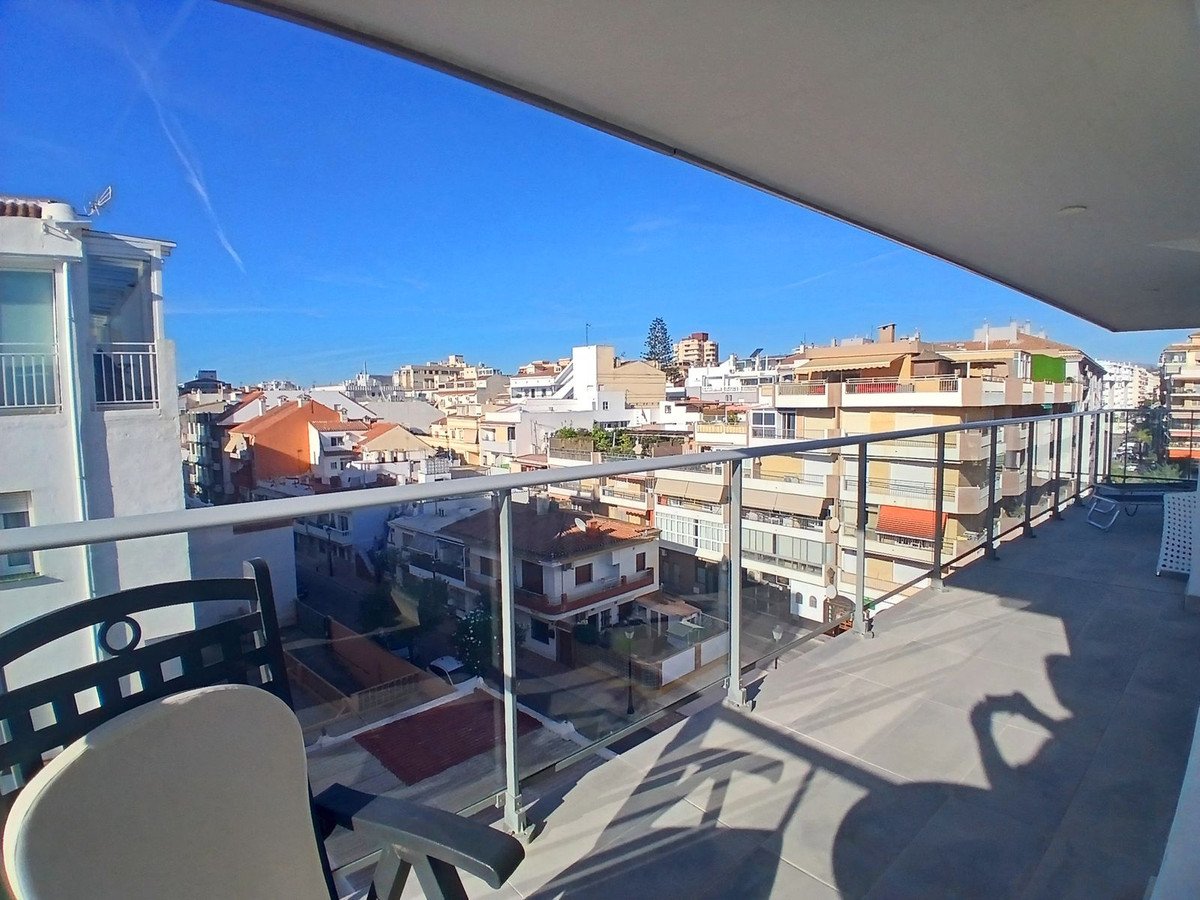 2 Bed Middle Floor Apartment in Fuengirola