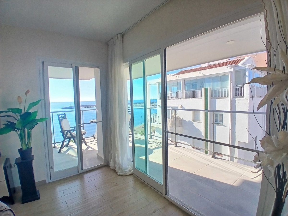 2 Bed Middle Floor Apartment in Fuengirola