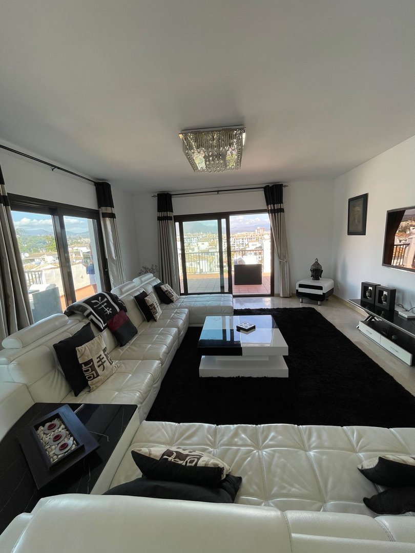 3 Bed Penthouse in La Duquesa