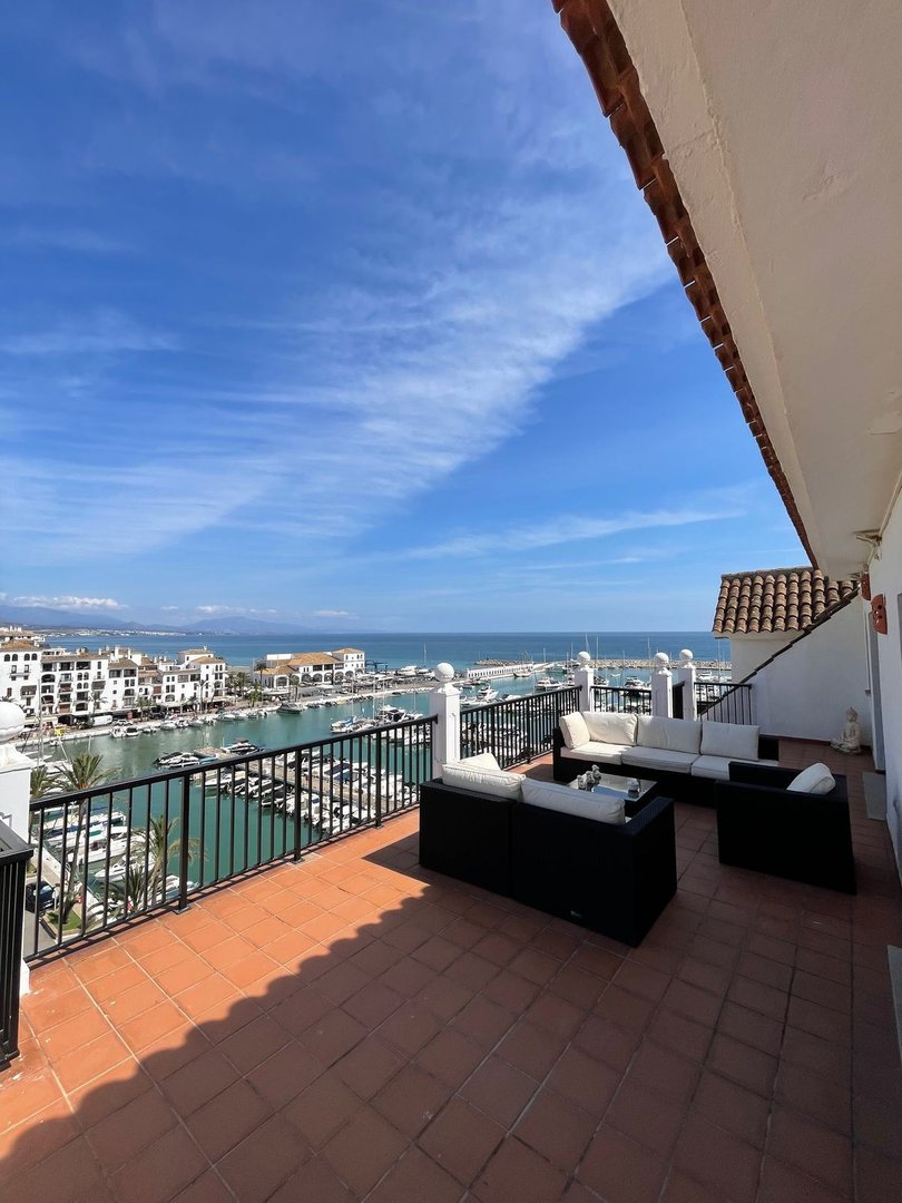 3 Bed Penthouse in La Duquesa