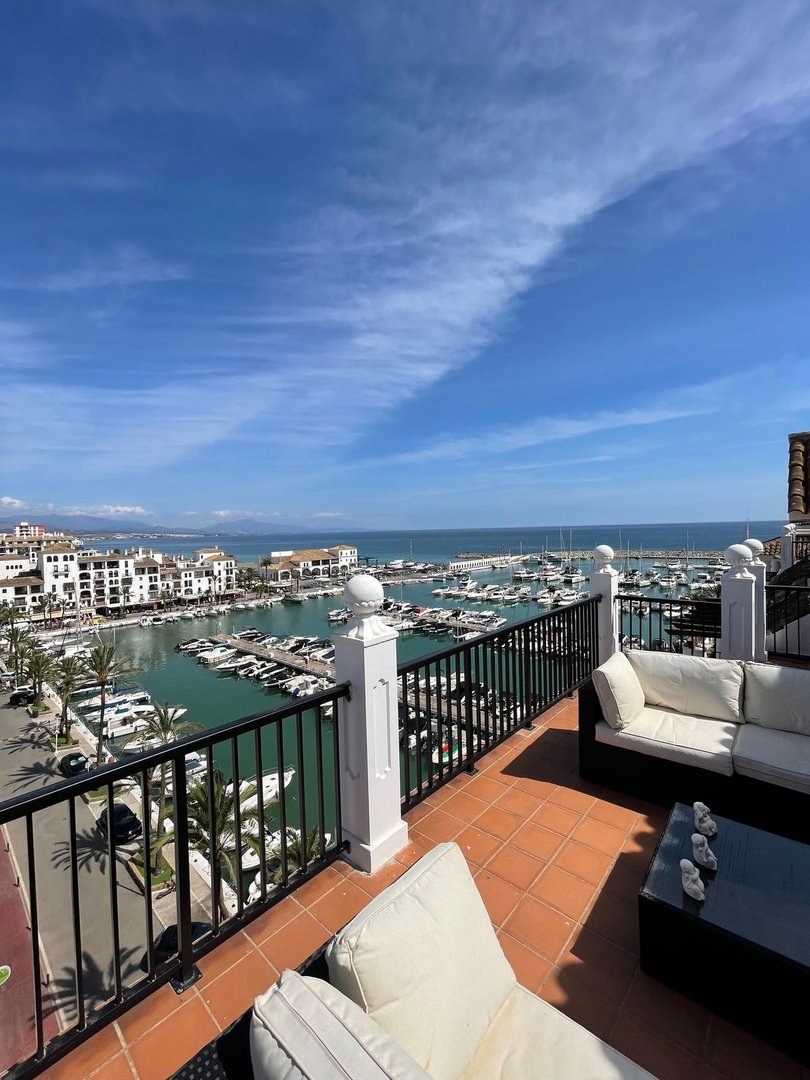 3 Bed Penthouse in La Duquesa