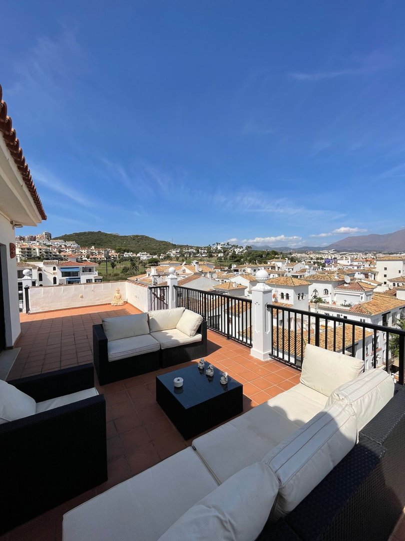 3 Bed Penthouse in La Duquesa