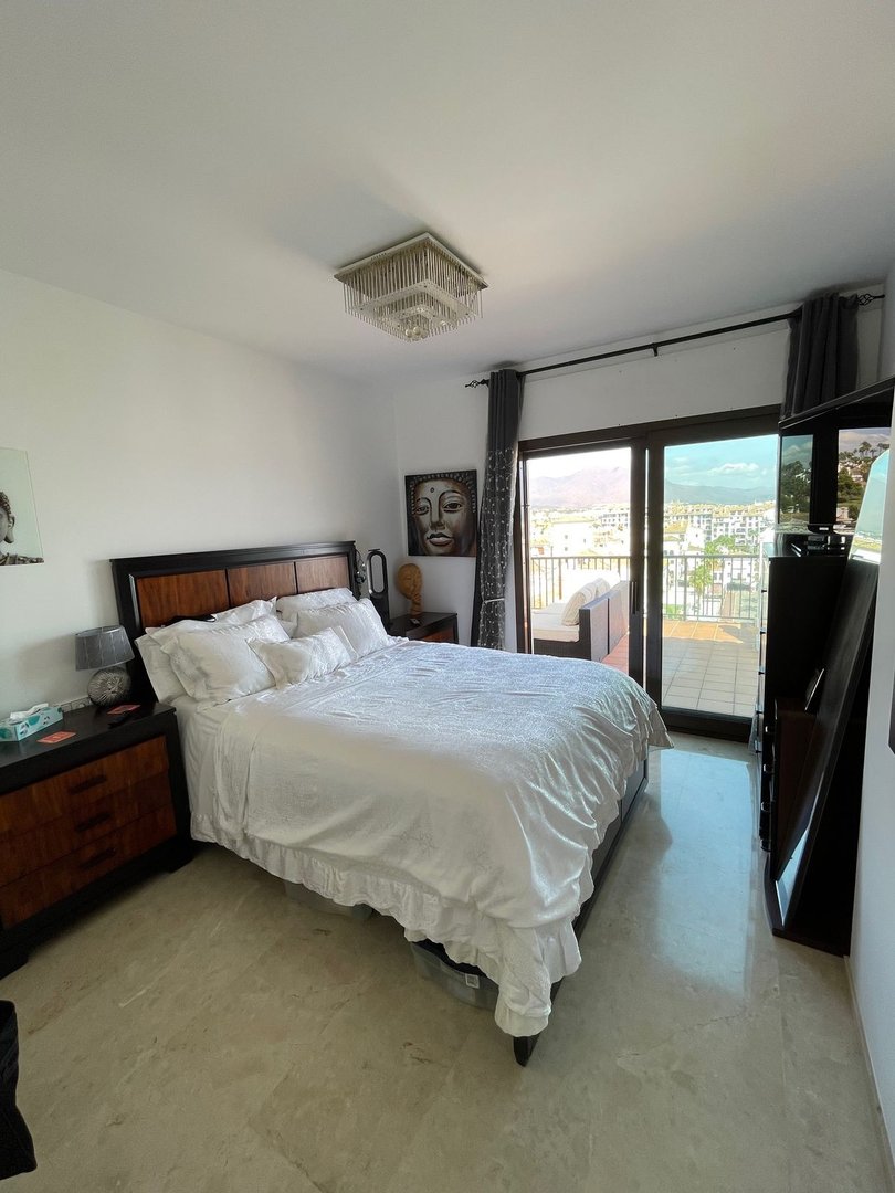 3 Bed Penthouse in La Duquesa