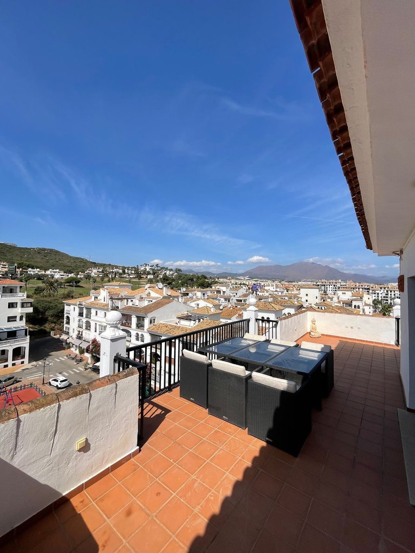 3 Bed Penthouse in La Duquesa