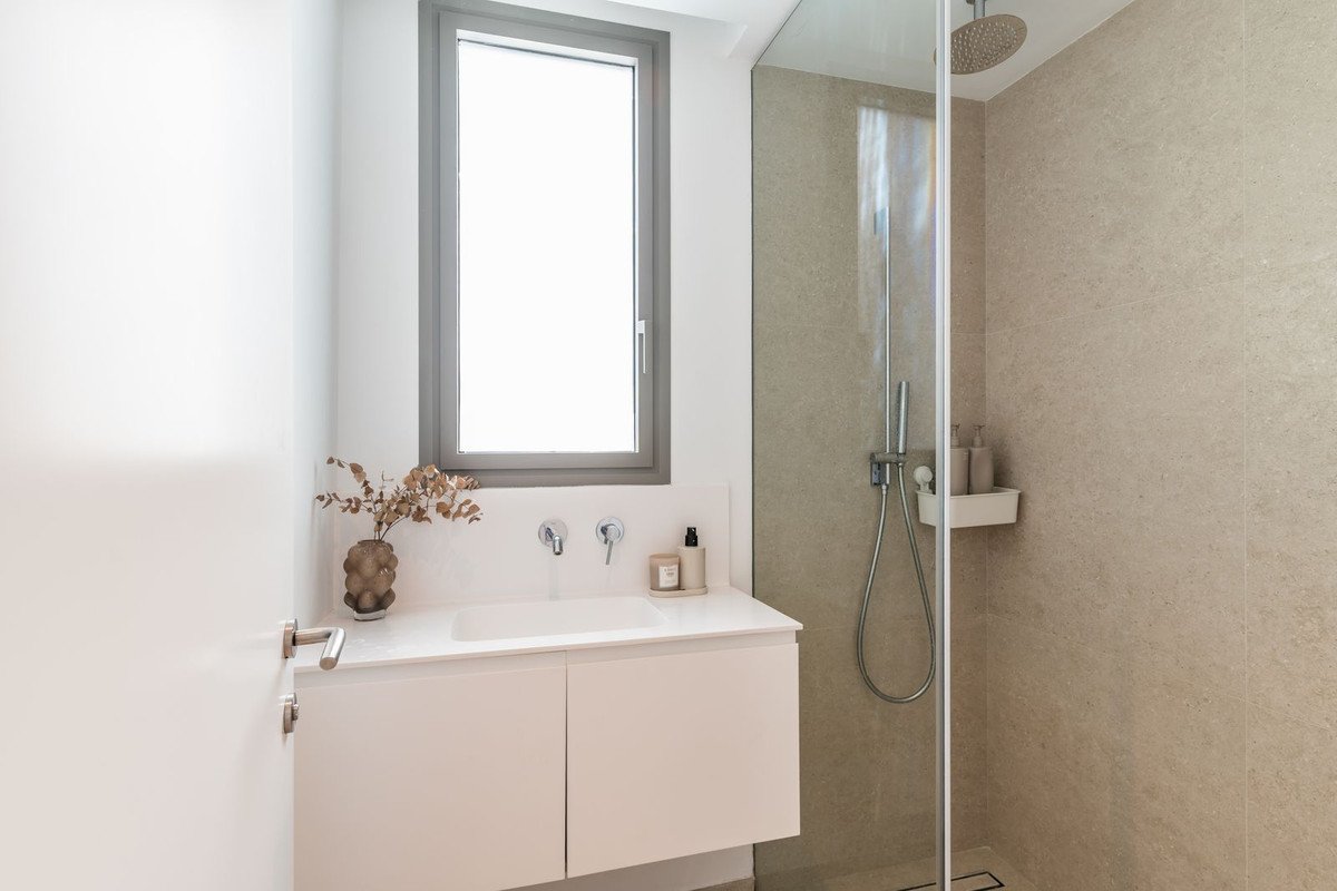 2 Bed Ground Floor Apartment in Benahavís