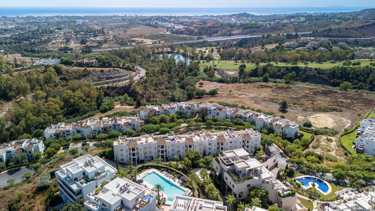 2 Bed Ground Floor Apartment in Benahavís