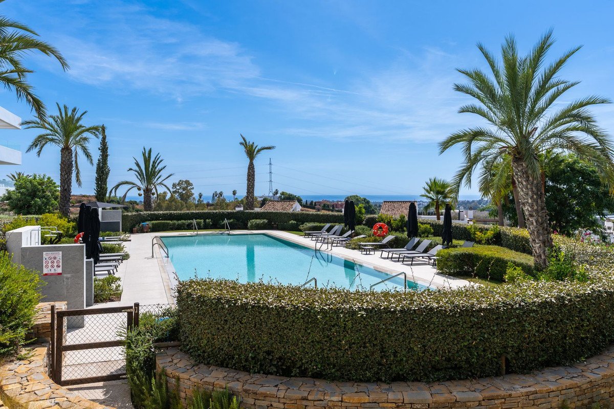 2 Bed Ground Floor Apartment in Benahavís