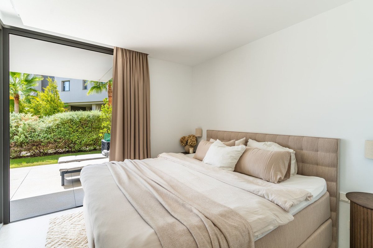 2 Bed Ground Floor Apartment in Benahavís