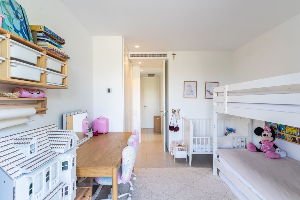 2 Bed Ground Floor Apartment in Benahavís