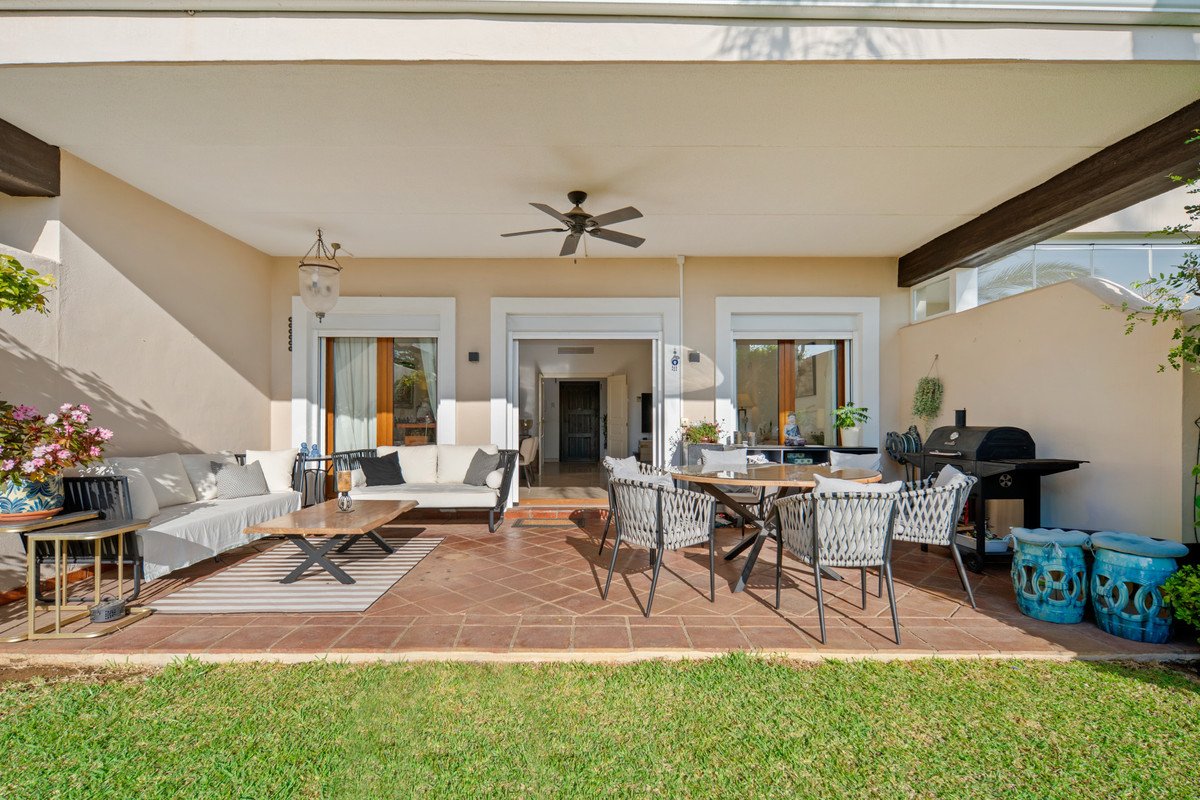 3 Bed Townhouse in El Paraiso