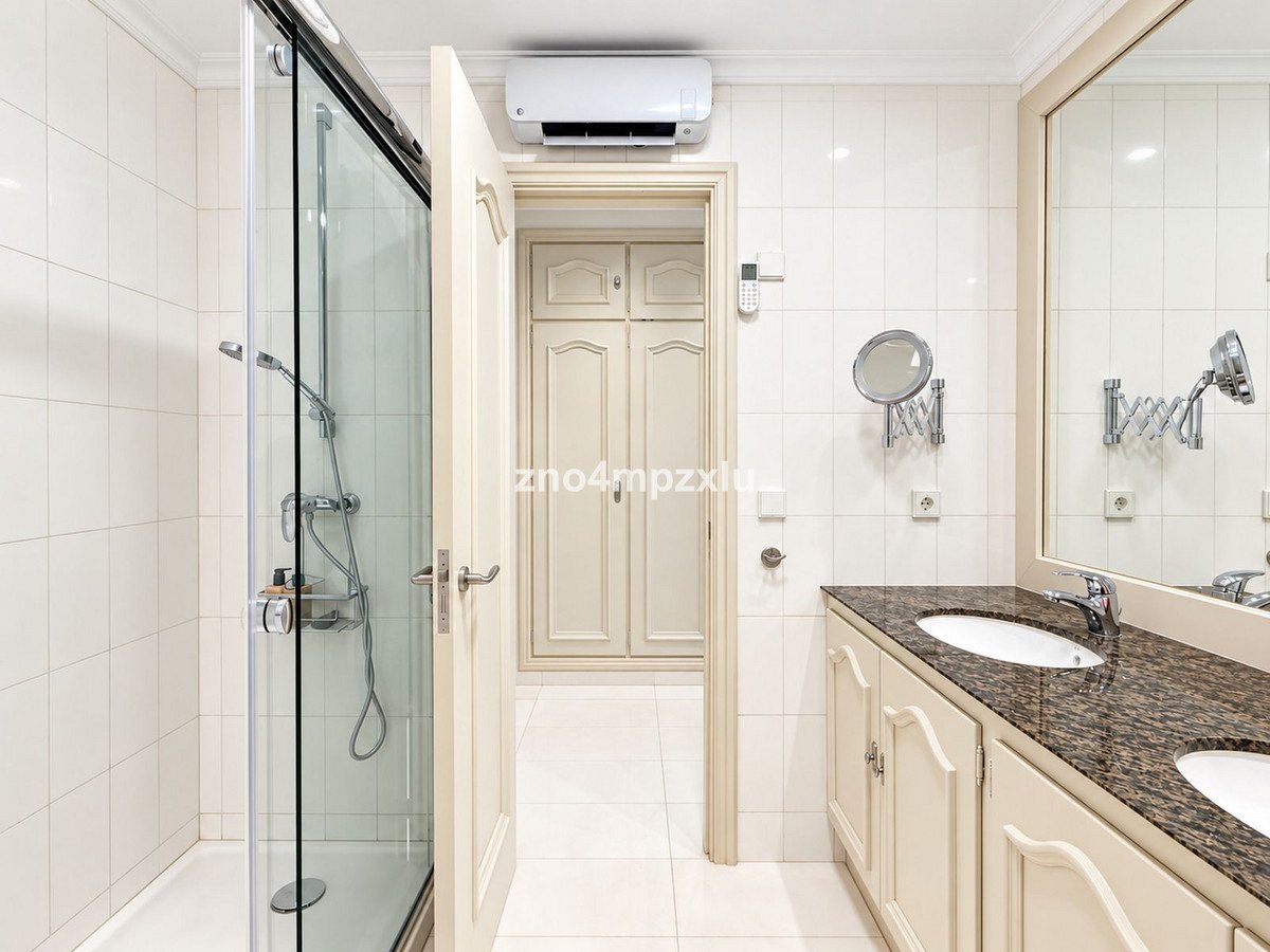 2 Bed Middle Floor Apartment in The Golden Mile