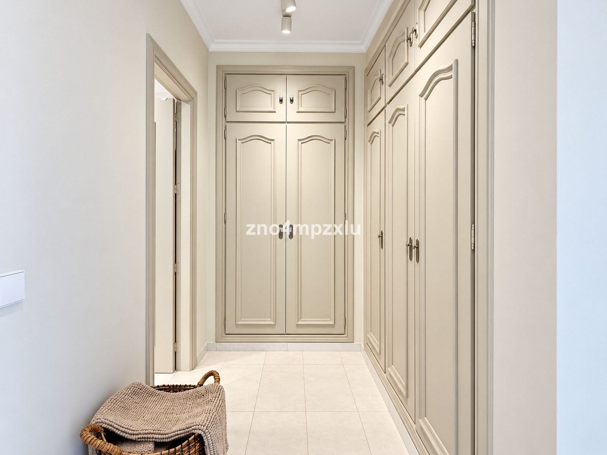2 Bed Middle Floor Apartment in The Golden Mile