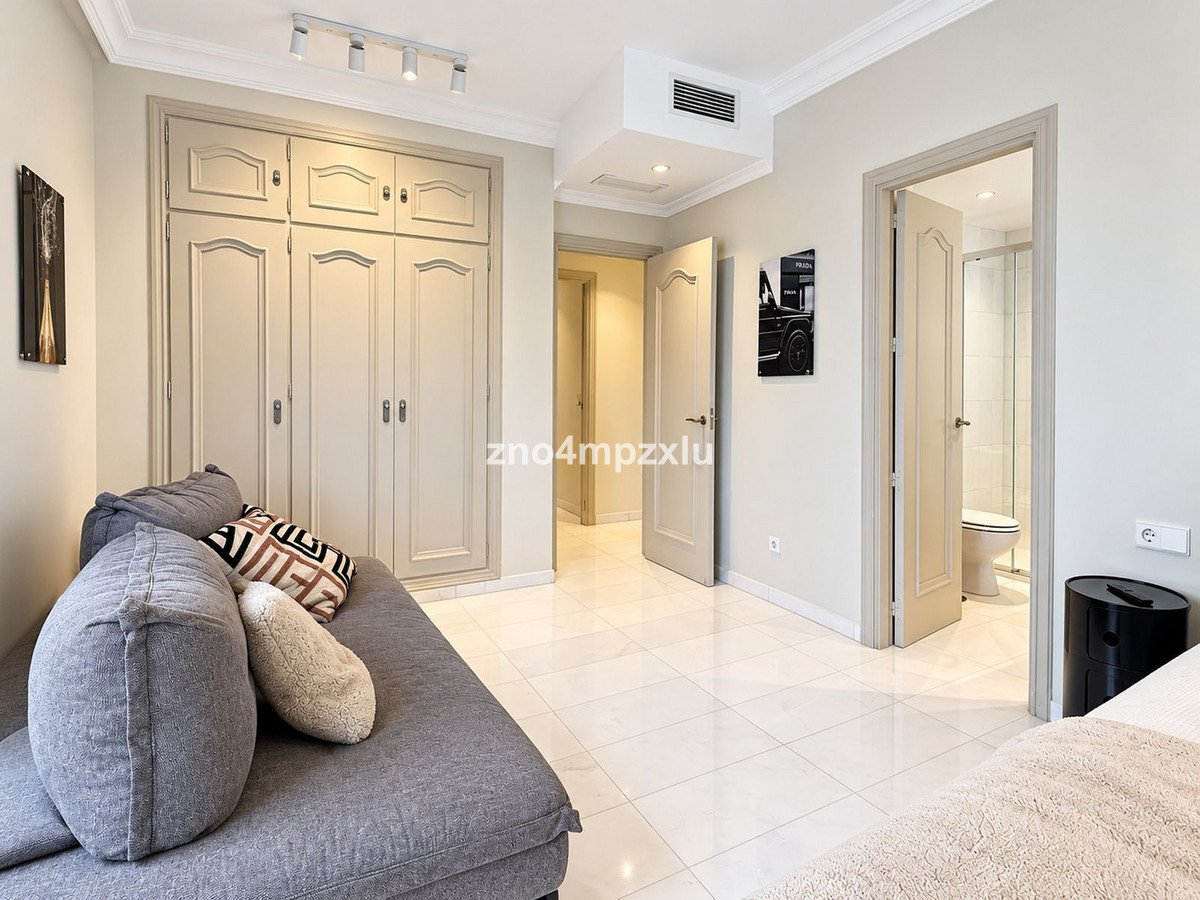 2 Bed Middle Floor Apartment in The Golden Mile