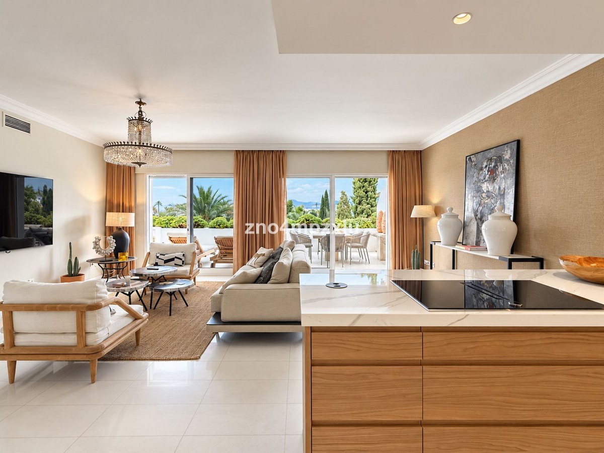 2 Bed Middle Floor Apartment in The Golden Mile