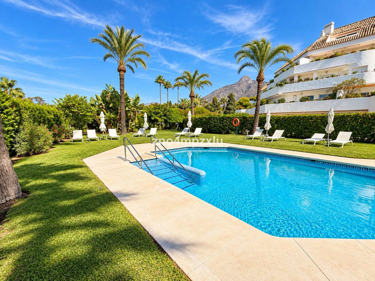 2 Bed Middle Floor Apartment in The Golden Mile