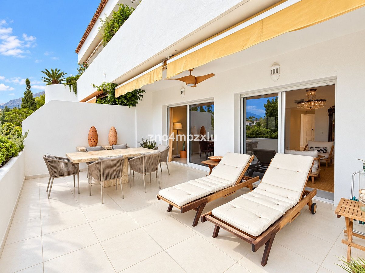 2 Bed Middle Floor Apartment in The Golden Mile