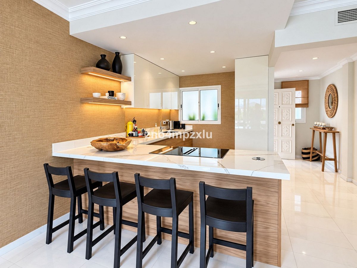 2 Bed Middle Floor Apartment in The Golden Mile