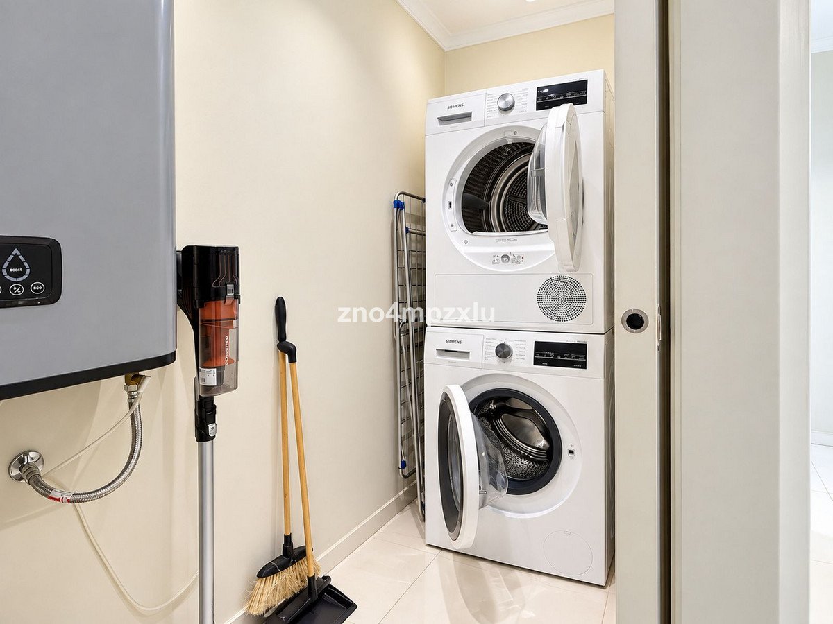 2 Bed Middle Floor Apartment in The Golden Mile
