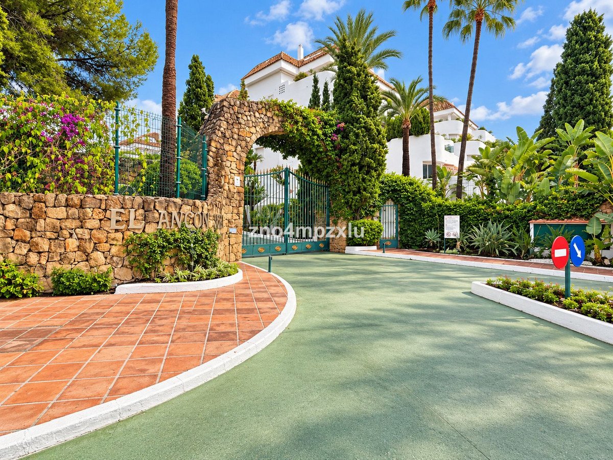 2 Bed Middle Floor Apartment in The Golden Mile