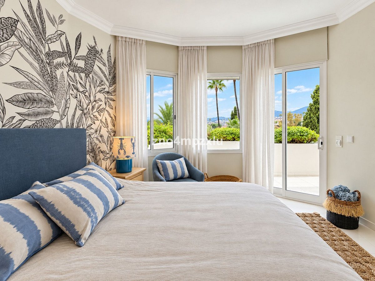 2 Bed Middle Floor Apartment in The Golden Mile