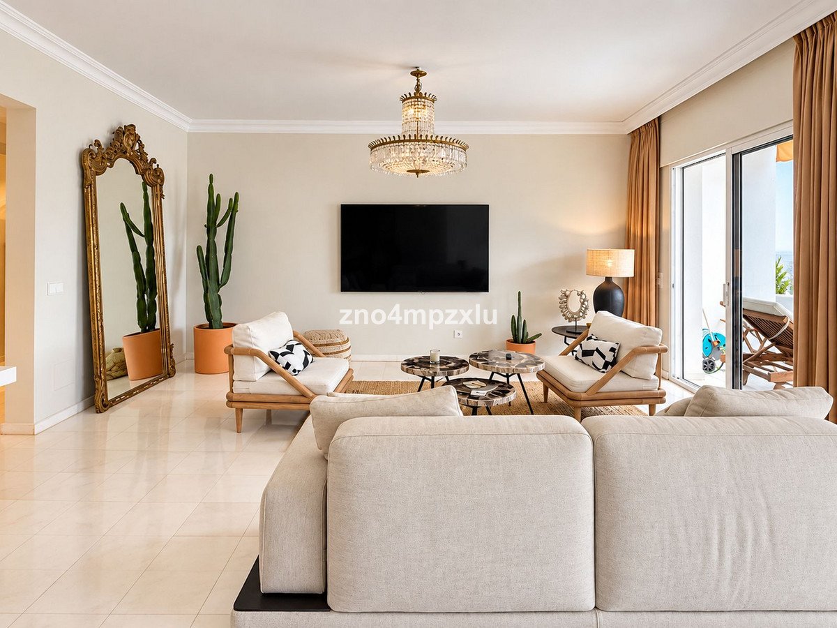 2 Bed Middle Floor Apartment in The Golden Mile