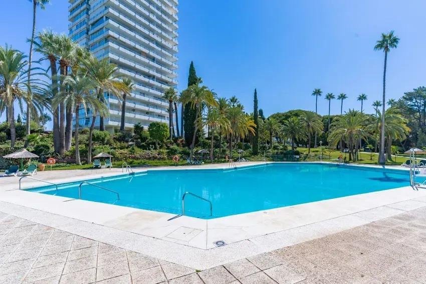 3 Bed Middle Floor Apartment in Marbella