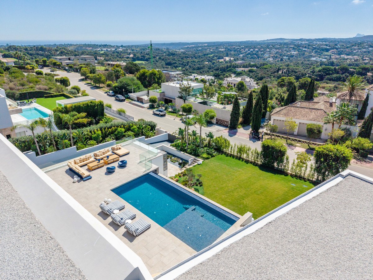 6 Bed Detached Villa in Sotogrande