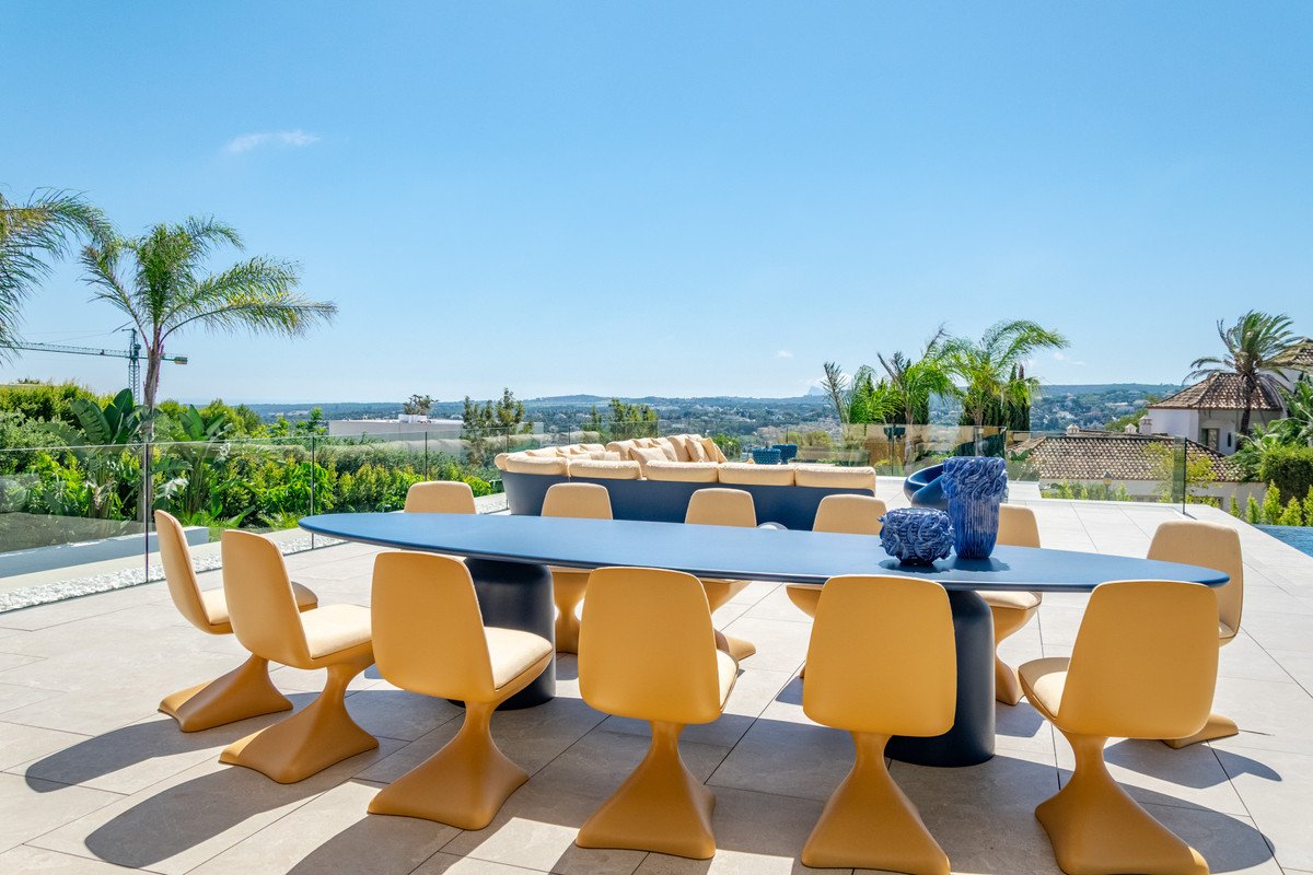 6 Bed Detached Villa in Sotogrande