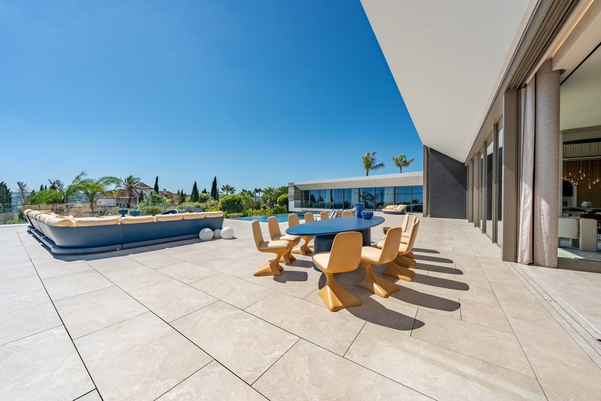 6 Bed Detached Villa in Sotogrande