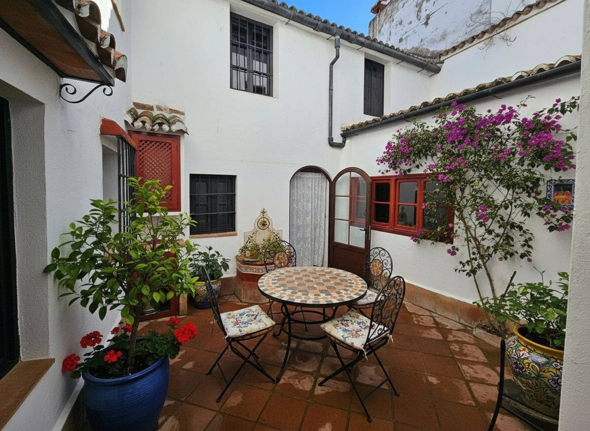 4 Bed Townhouse in Montejaque