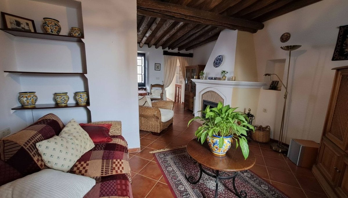 4 Bed Townhouse in Montejaque
